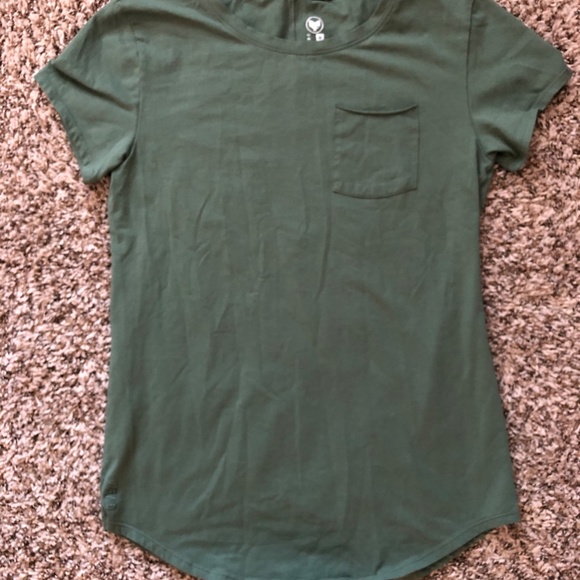 Alpha Forward Scoop Pocket Tee - Picture 7 of 8